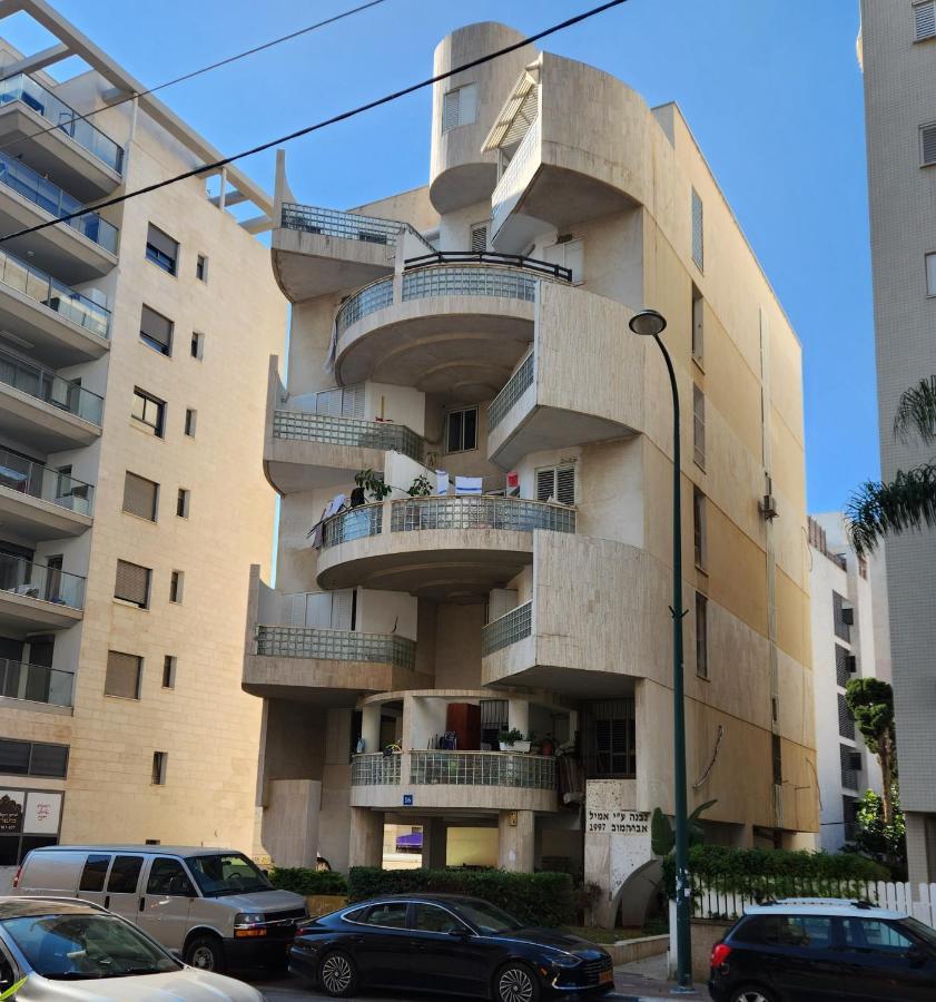 Chilling In Netanya Apartment Bagian luar foto