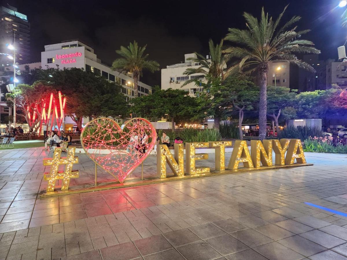 Chilling In Netanya Apartment Bagian luar foto